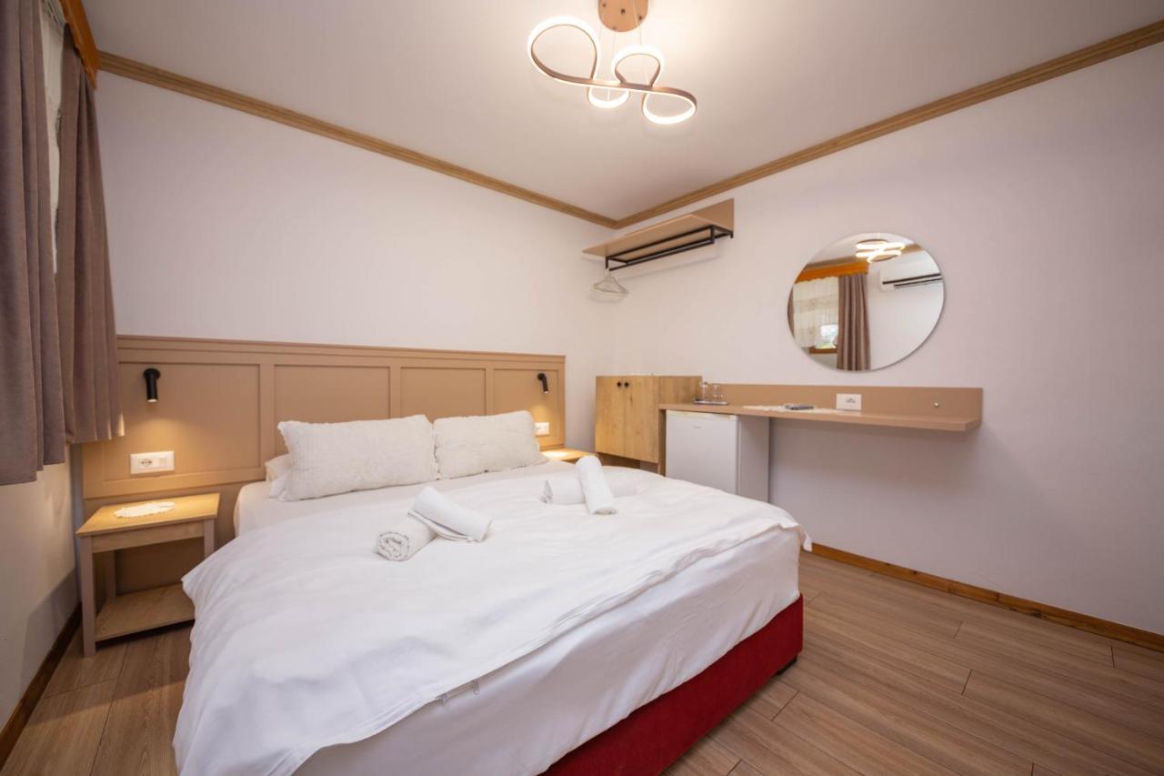 Bed And Breakfast Kotoni Gjirokaster Bagian luar foto