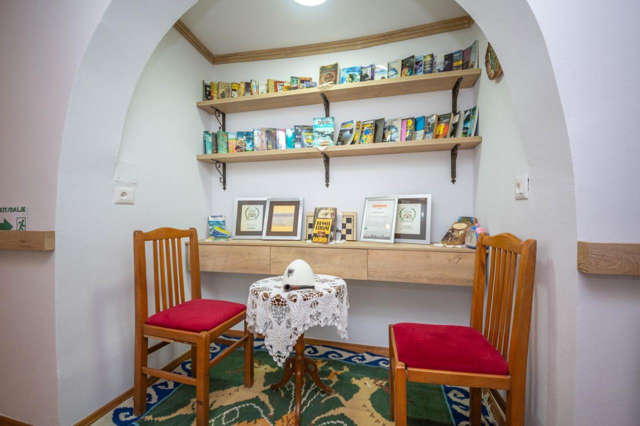 Bed And Breakfast Kotoni Gjirokaster Bagian luar foto