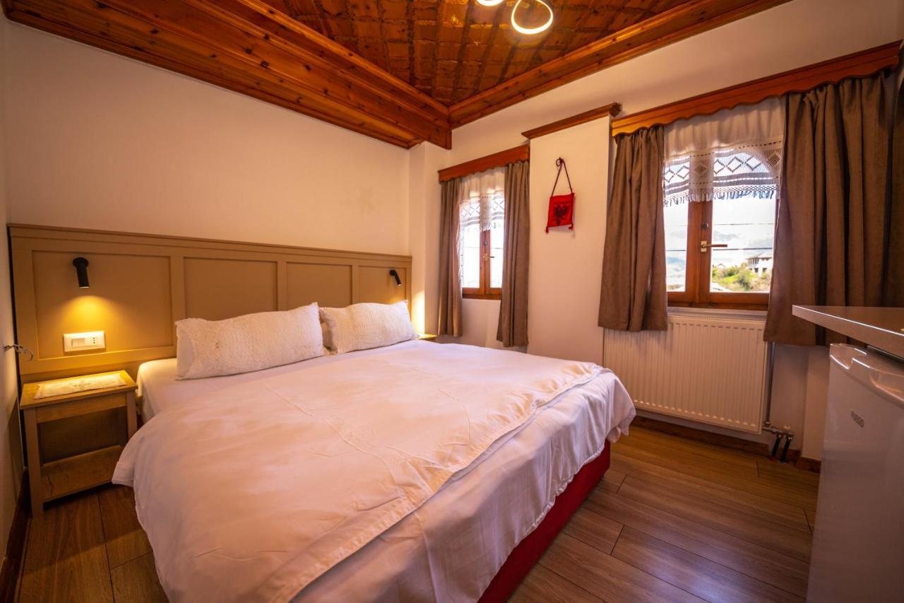 Bed And Breakfast Kotoni Gjirokaster Bagian luar foto