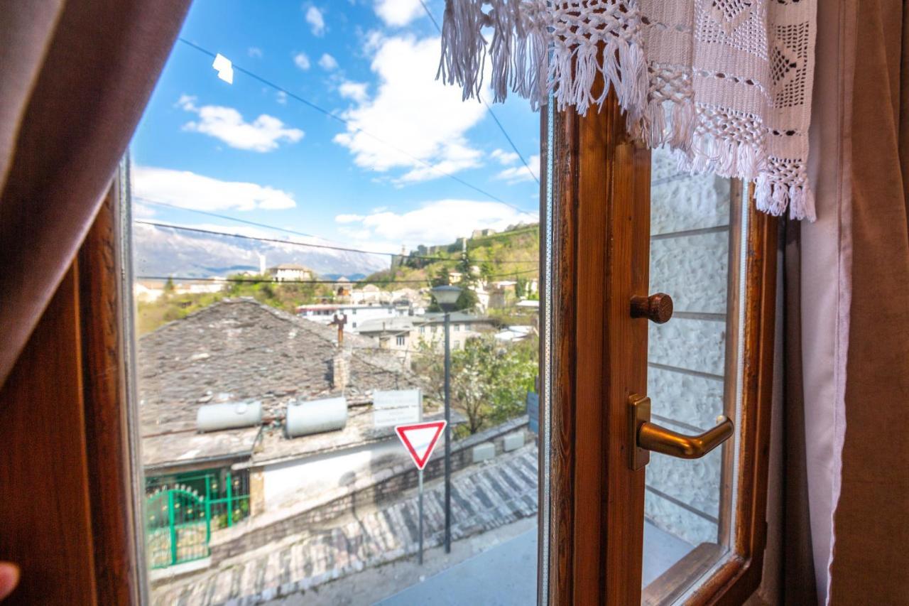 Bed And Breakfast Kotoni Gjirokaster Bagian luar foto