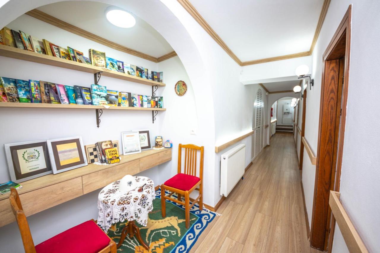 Bed And Breakfast Kotoni Gjirokaster Bagian luar foto