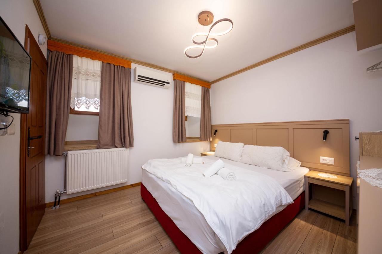 Bed And Breakfast Kotoni Gjirokaster Bagian luar foto