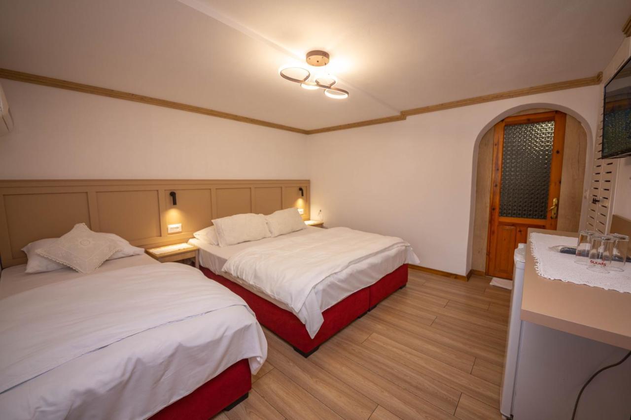 Bed And Breakfast Kotoni Gjirokaster Bagian luar foto