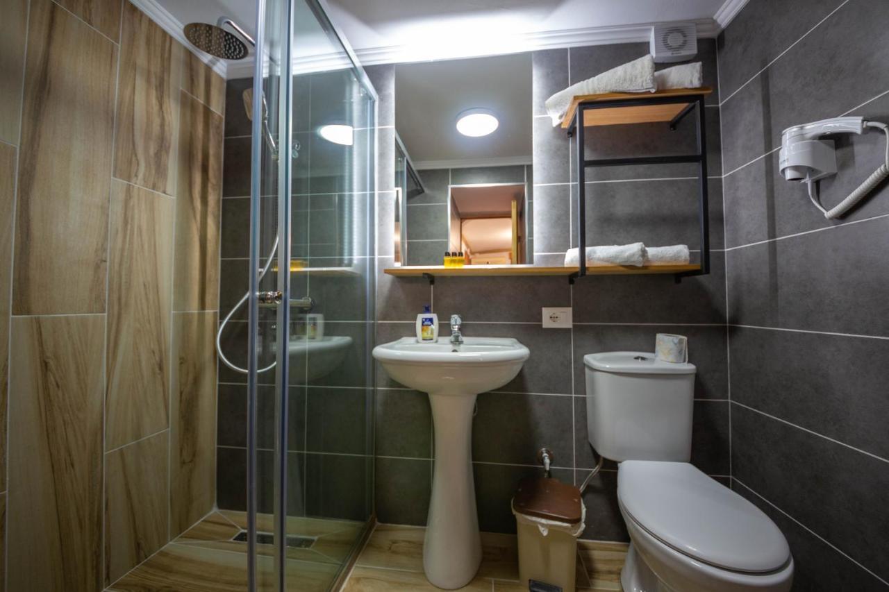 Bed And Breakfast Kotoni Gjirokaster Bagian luar foto