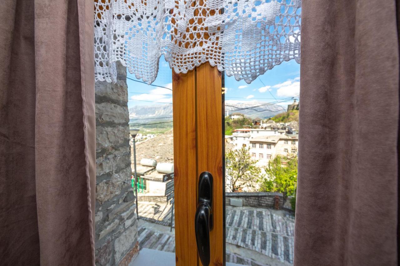 Bed And Breakfast Kotoni Gjirokaster Bagian luar foto