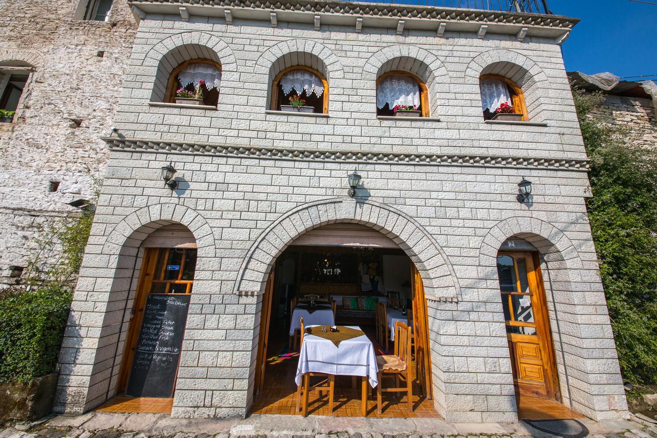 Bed And Breakfast Kotoni Gjirokaster Bagian luar foto