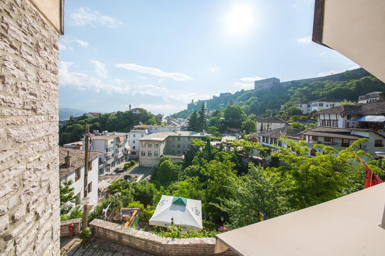 Bed And Breakfast Kotoni Gjirokaster Bagian luar foto
