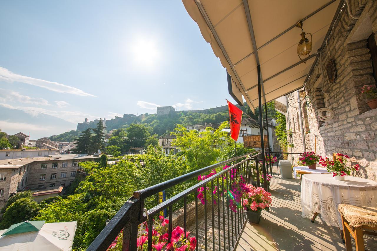 Bed And Breakfast Kotoni Gjirokaster Bagian luar foto