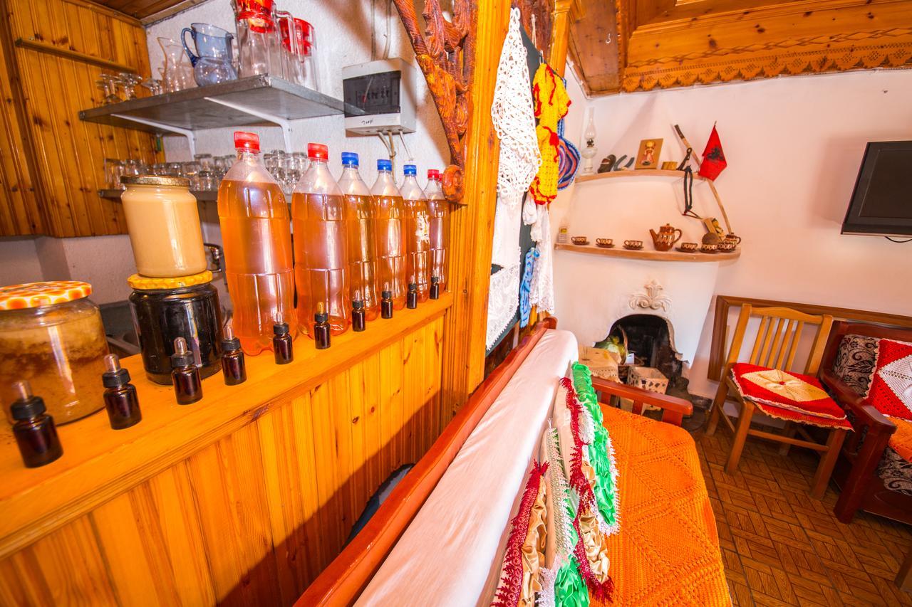 Bed And Breakfast Kotoni Gjirokaster Bagian luar foto